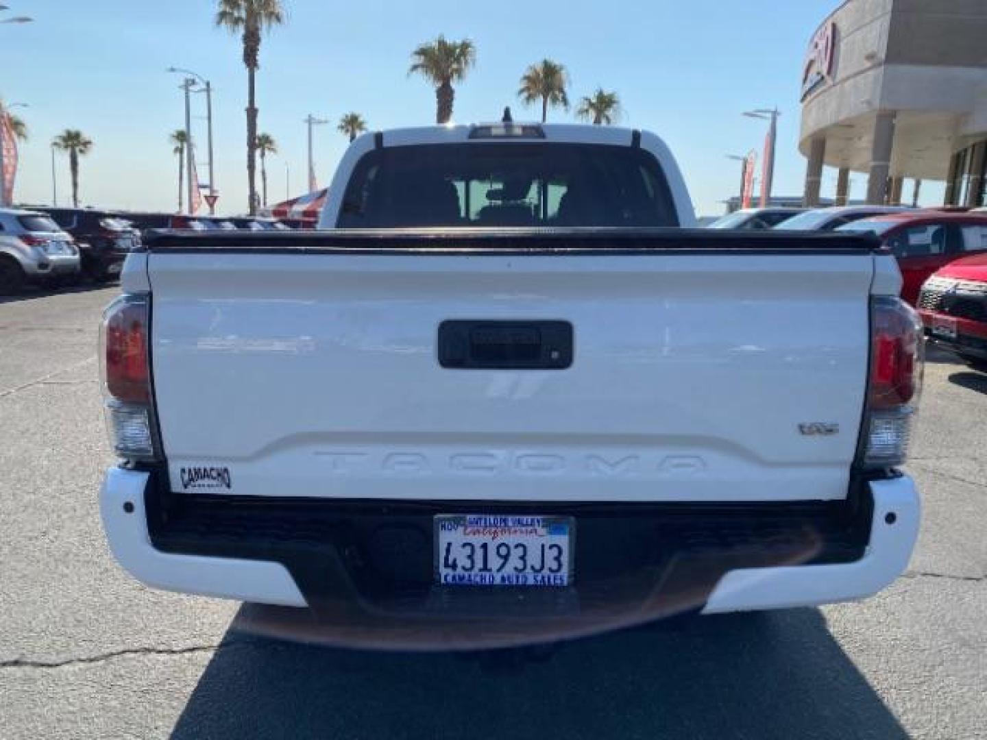 2022 WHITE Toyota Tacoma 2WD (3TMAZ5CN4NM) with an V6 3.5 Liter engine, Automatic 6-Spd transmission, located at 412 Auto Vista Drive, Palmdale, 93551, (661) 945-0620, 34.592636, -118.136681 - Photo#5