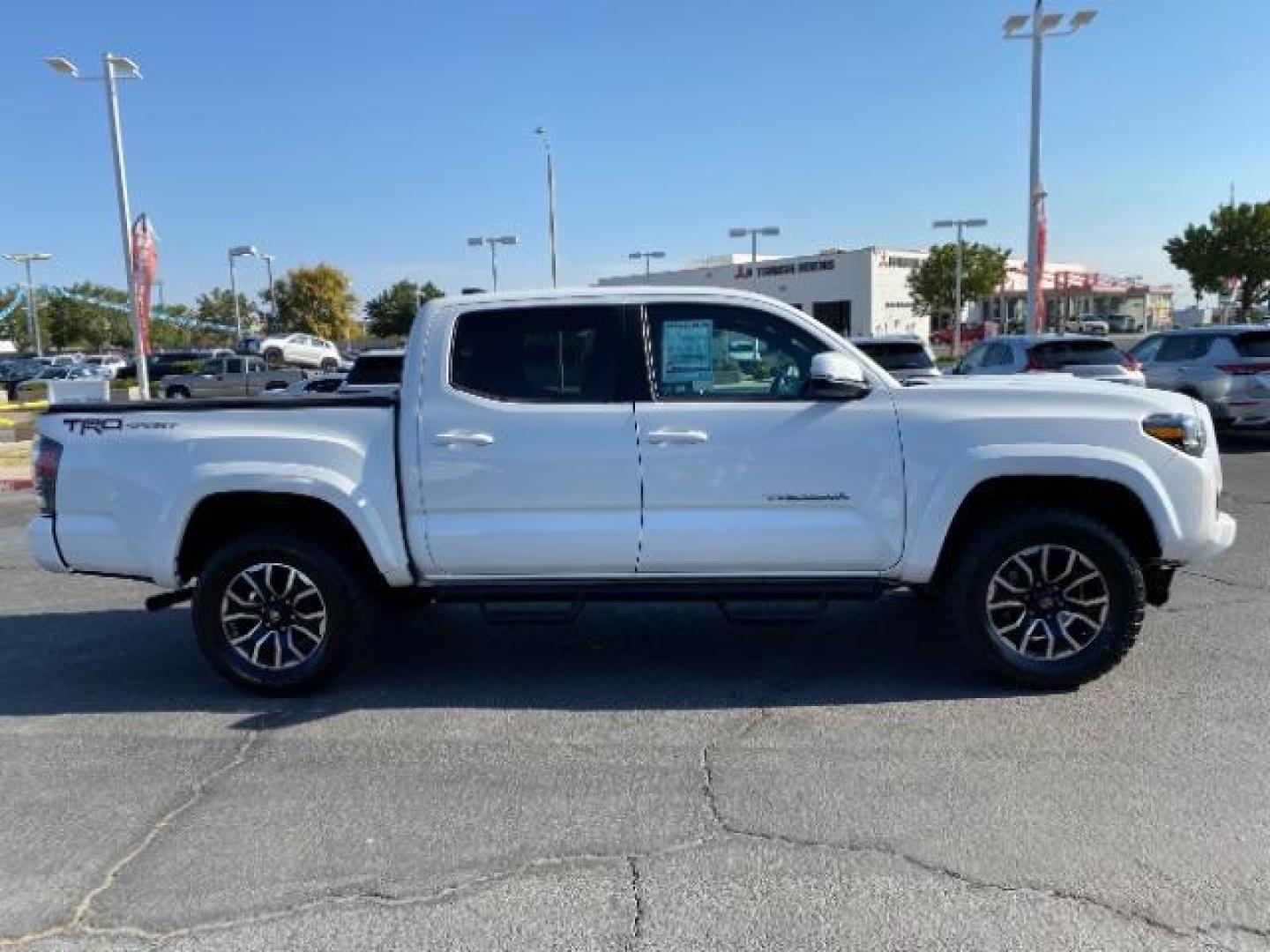 2022 WHITE Toyota Tacoma 2WD (3TMAZ5CN4NM) with an V6 3.5 Liter engine, Automatic 6-Spd transmission, located at 412 Auto Vista Drive, Palmdale, 93551, (661) 945-0620, 34.592636, -118.136681 - Photo#7