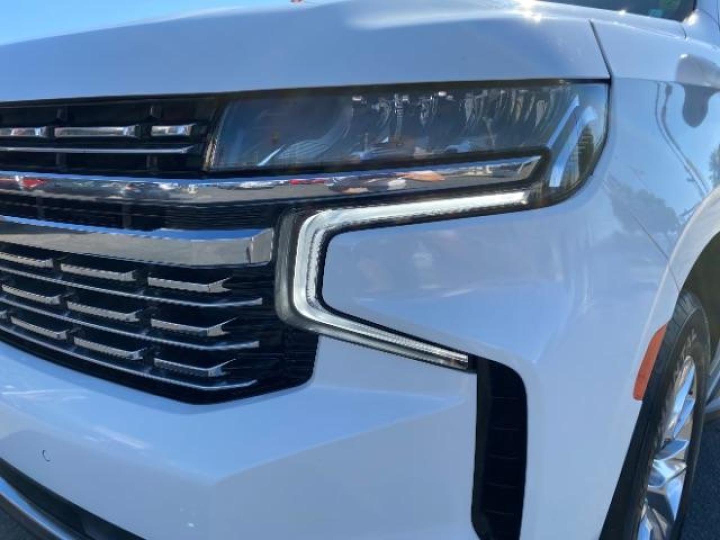 2023 WHITE Chevrolet Suburban (1GNSCFKD9PR) with an 8-Cyl 5.3 Liter engine, Automatic 10-Spd w/Overdrive transmission, located at 412 Auto Vista Drive, Palmdale, 93551, (661) 945-0620, 34.592636, -118.136681 - Photo#10