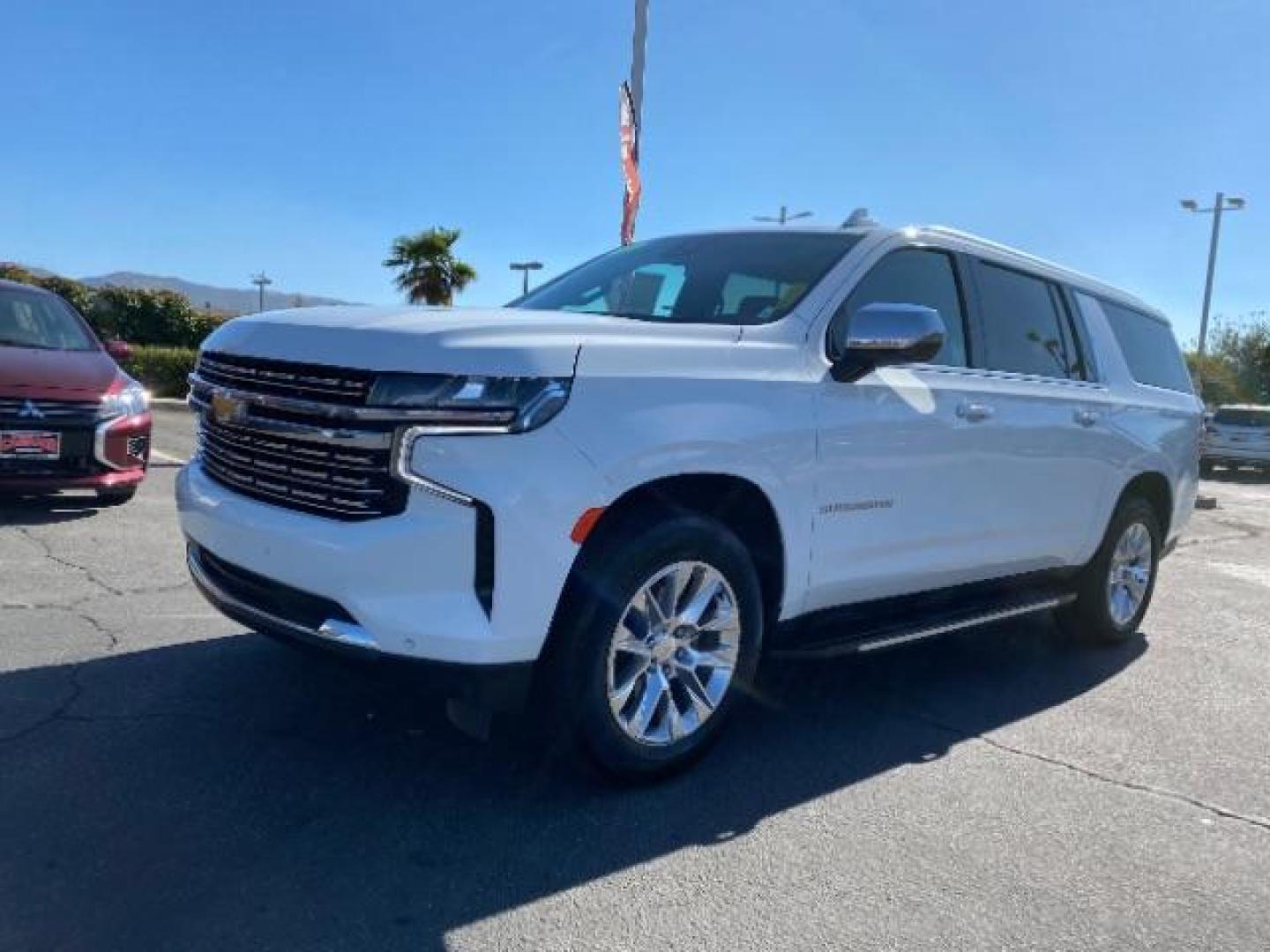 2023 WHITE Chevrolet Suburban (1GNSCFKD9PR) with an 8-Cyl 5.3 Liter engine, Automatic 10-Spd w/Overdrive transmission, located at 412 Auto Vista Drive, Palmdale, 93551, (661) 945-0620, 34.592636, -118.136681 - Photo#3