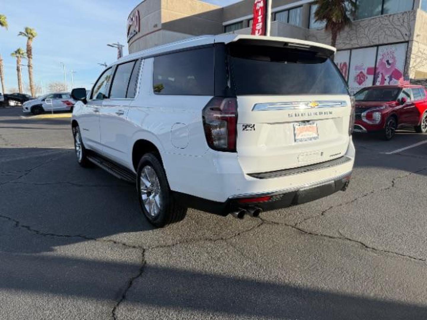 2023 WHITE Chevrolet Suburban (1GNSCFKD5PR) , Automatic 10-Spd w/Overdrive transmission, located at 412 Auto Vista Drive, Palmdale, 93551, (661) 945-0620, 34.592636, -118.136681 - Photo#5