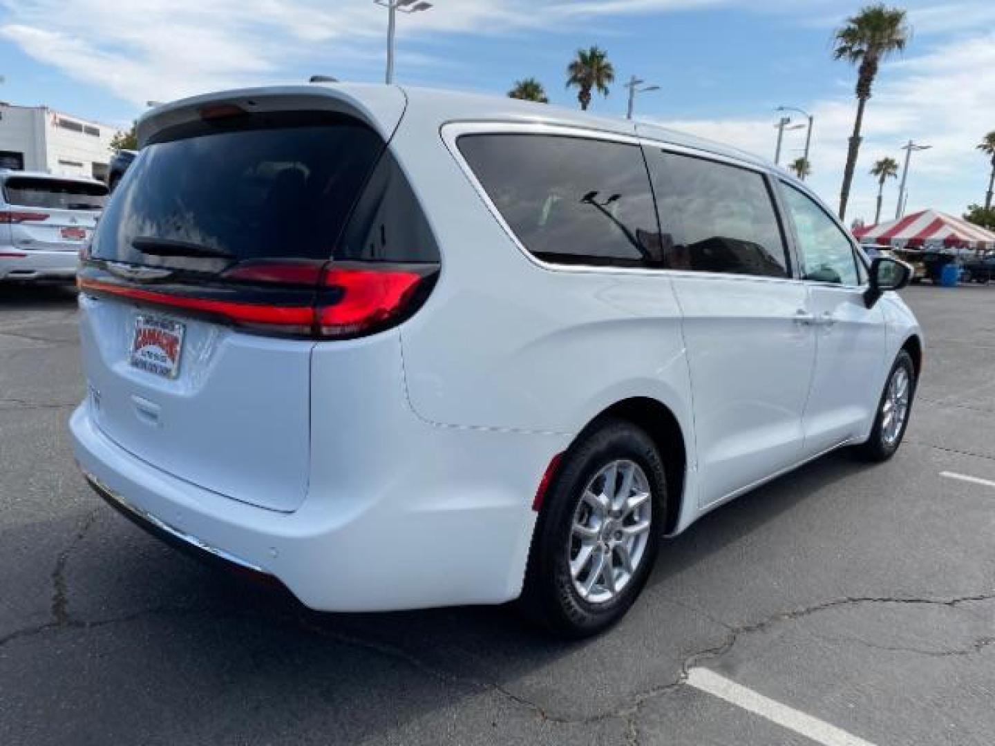 2023 WHITE Chrysler Pacifica (2C4RC1BG9PR) with an V6 3.6 Liter engine, Automatic 9-Spd transmission, located at 412 Auto Vista Drive, Palmdale, 93551, (661) 945-0620, 34.592636, -118.136681 - Photo#9