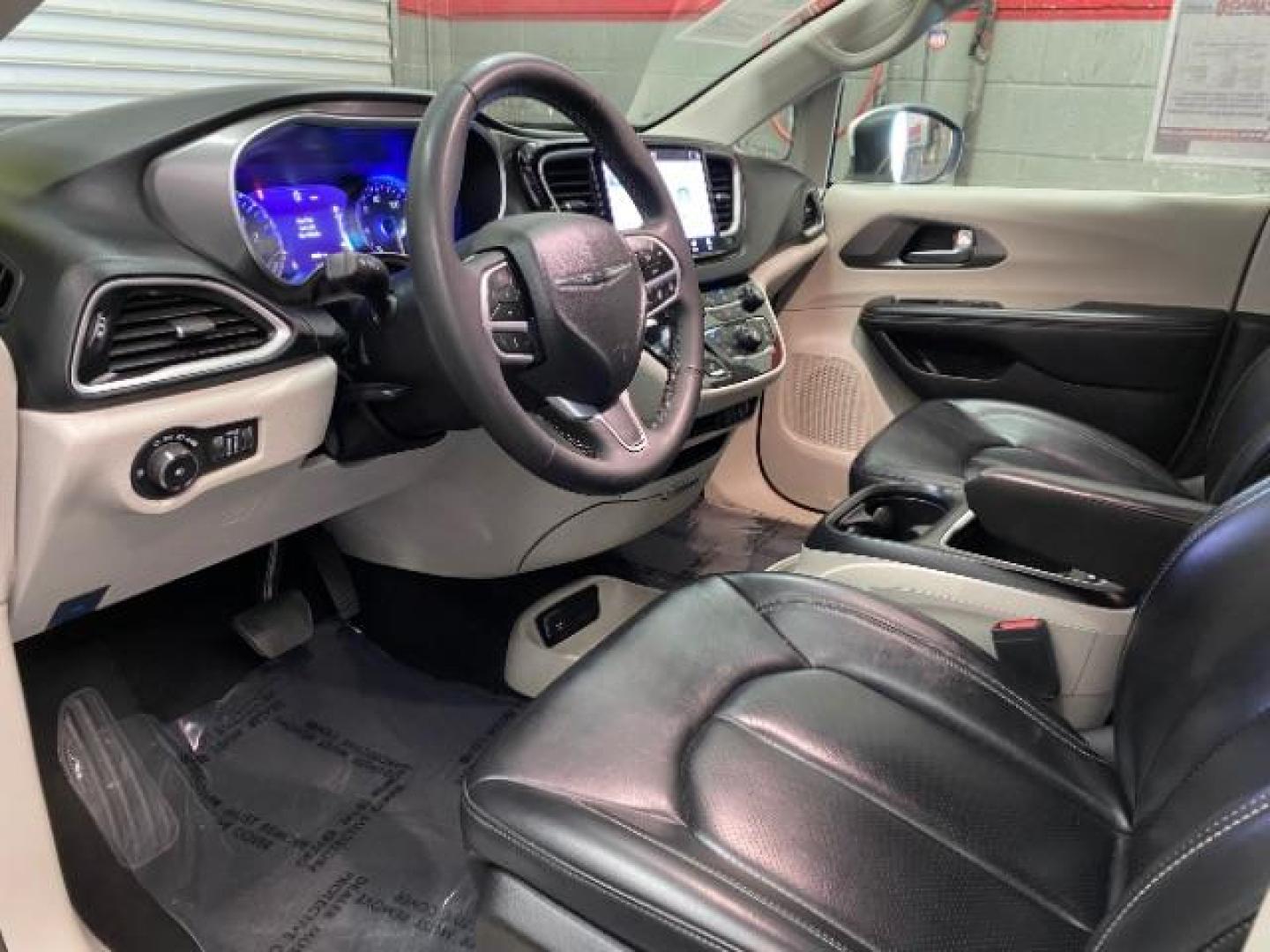 2023 WHITE Chrysler Pacifica (2C4RC1BG9PR) with an V6 3.6 Liter engine, Automatic 9-Spd transmission, located at 412 Auto Vista Drive, Palmdale, 93551, (661) 945-0620, 34.592636, -118.136681 - Photo#20