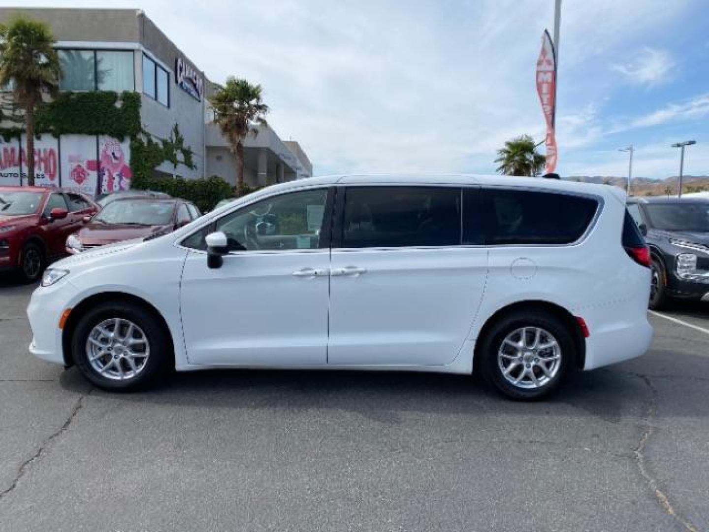 2023 WHITE Chrysler Pacifica (2C4RC1BG9PR) with an V6 3.6 Liter engine, Automatic 9-Spd transmission, located at 412 Auto Vista Drive, Palmdale, 93551, (661) 945-0620, 34.592636, -118.136681 - Photo#6