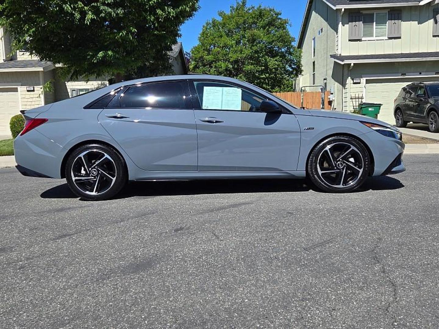 2023 GRAY Hyundai Elantra (KMHLR4AF3PU) with an 4-Cyl Turbo 1.6 Liter engine, Automatic 7-Spd w/Dual Clutch transmission, located at 246 E Walker St., Orland, 95963, (530) 865-5800, 39.747589, -122.178398 - Photo#7