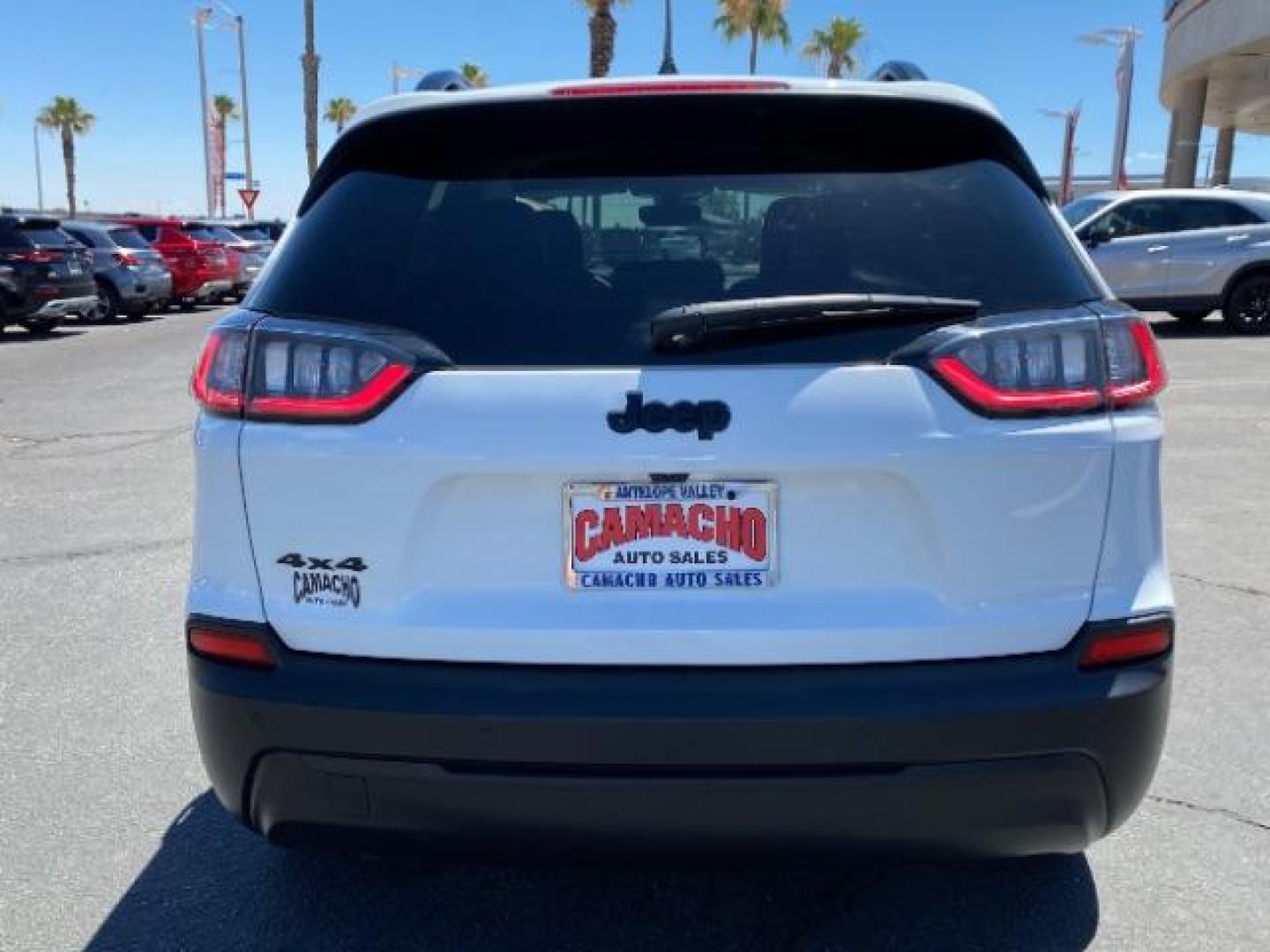 2023 WHITE Jeep Cherokee (1C4PJMMB6PD) with an 4-Cyl 2.4 Liter engine, Automatic 9-Spd transmission, located at 412 Auto Vista Drive, Palmdale, 93551, (661) 945-0620, 34.592636, -118.136681 - Photo#5