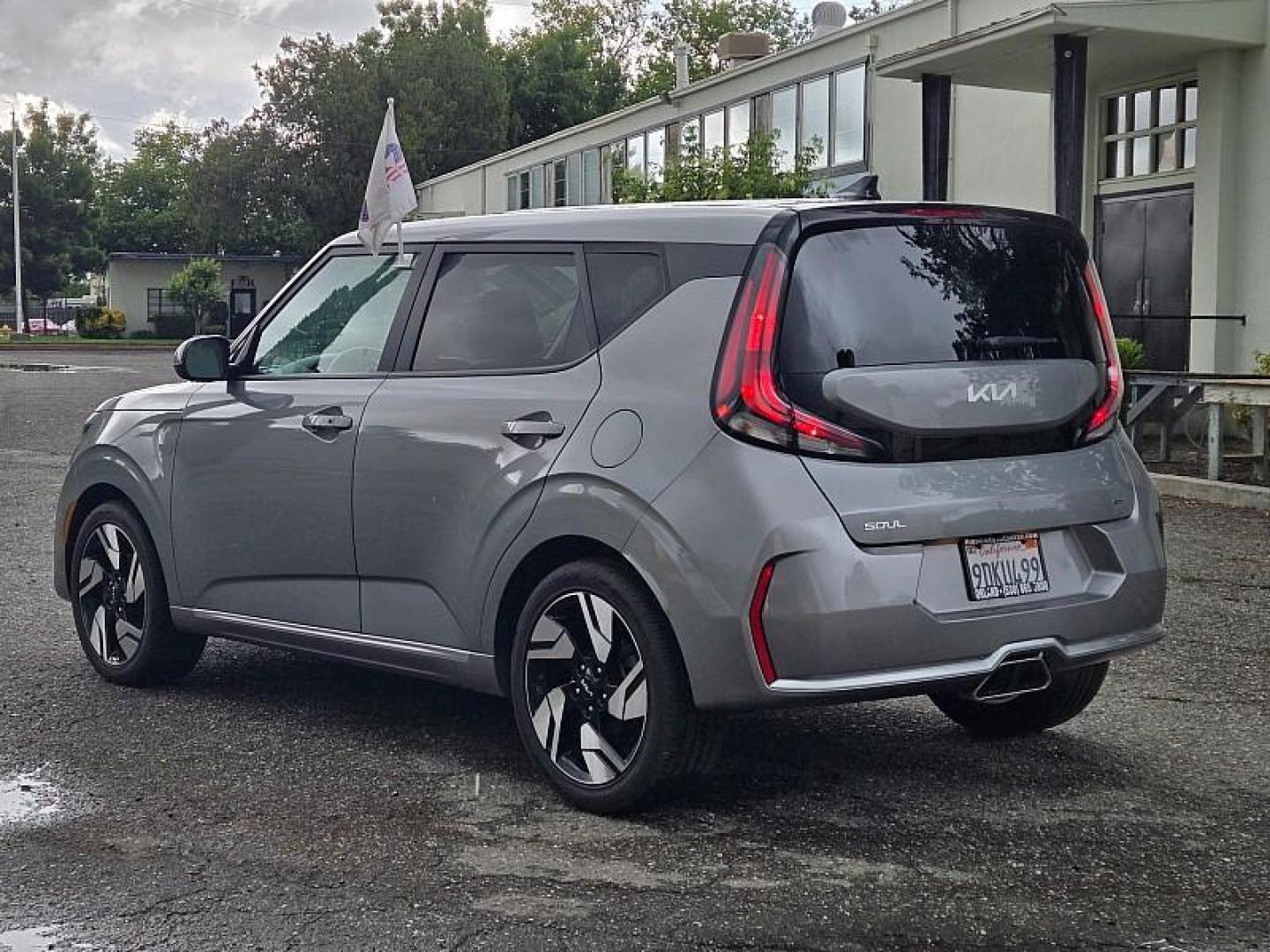 2023 STEEL /BLACK Kia Soul (KNDJ53AU4P7) with an 4-Cyl 2.0 Liter engine, Automatic i-VT transmission, located at 246 E Walker St., Orland, 95963, (530) 865-5800, 39.747589, -122.178398 - Photo#4