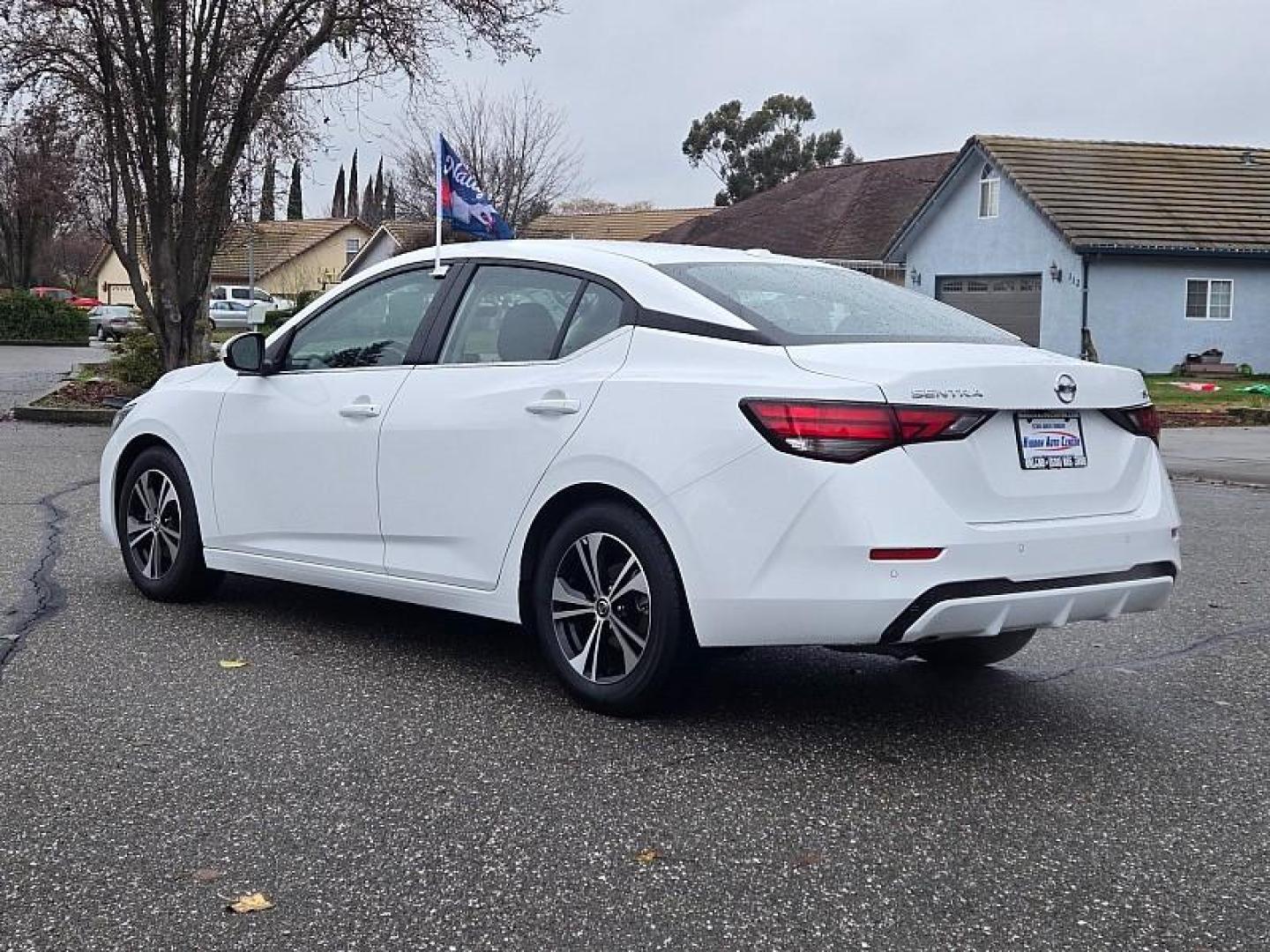 2023 WHITE Nissan Sentra (3N1AB8CV1PY) with an 4-Cyl 2.0 Liter engine, Automatic CVT w/Xtronic transmission, located at 246 E Walker St., Orland, 95963, (530) 865-5800, 39.747589, -122.178398 - Photo#4