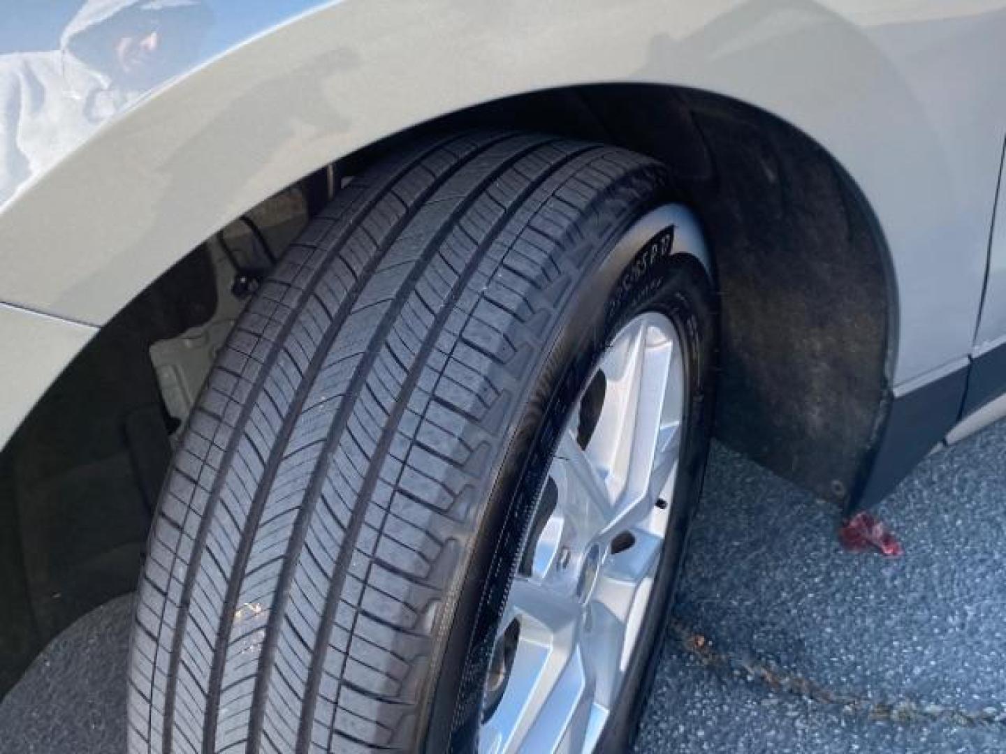 2024 GRAY Chevrolet Equinox (3GNAXKEG9RS) with an 4-Cyl Turbo 1.5 Liter engine, Automatic 6-Spd w/Overdrive transmission, located at 412 Auto Vista Drive, Palmdale, 93551, (661) 945-0620, 34.592636, -118.136681 - Photo#12