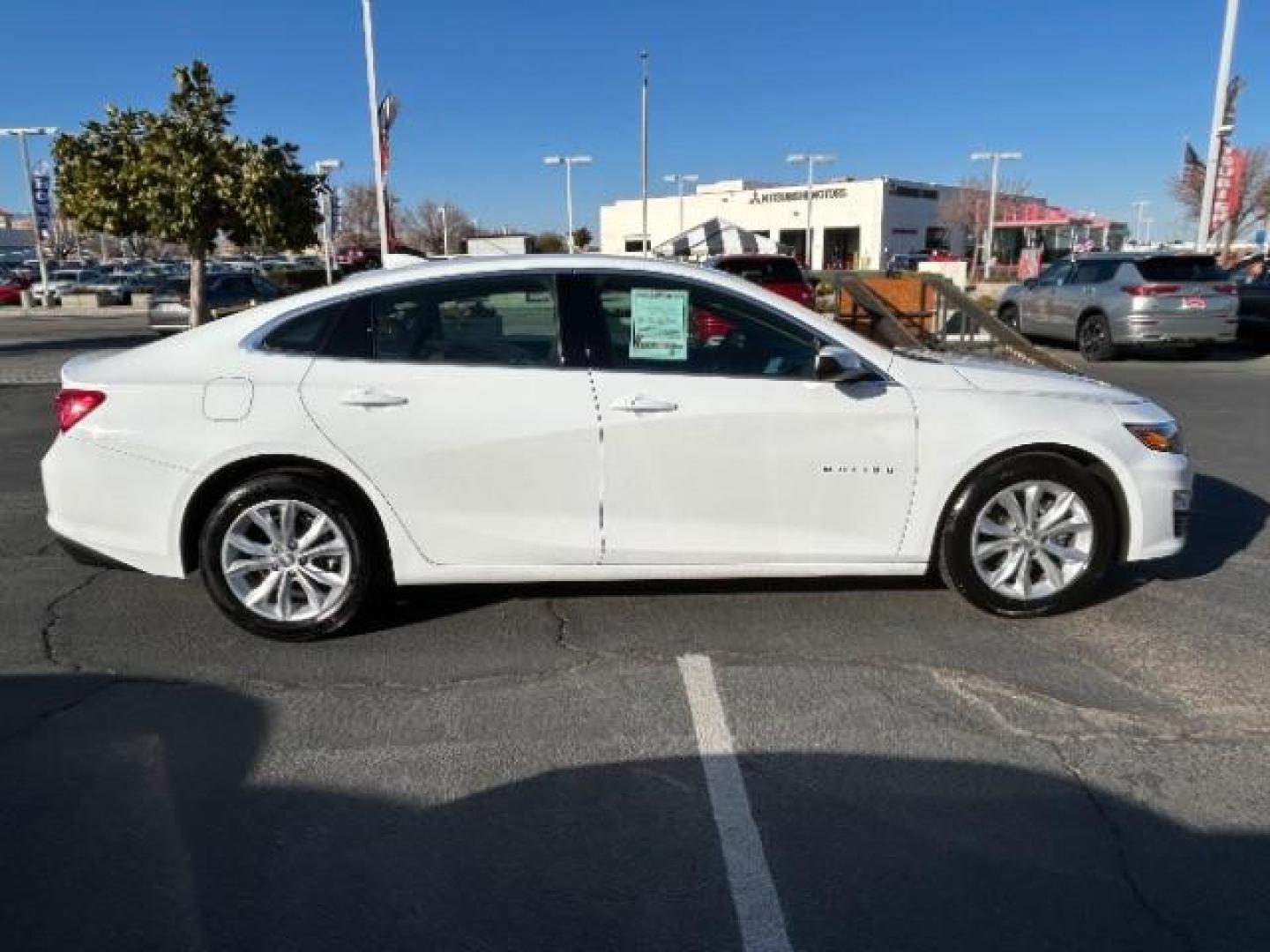 2024 WHITE Chevrolet Malibu (1G1ZD5ST5RF) with an 4-Cyl Turbo 1.5 Liter engine, Automatic CVT transmission, located at 412 Auto Vista Drive, Palmdale, 93551, (661) 945-0620, 34.592636, -118.136681 - Photo#9