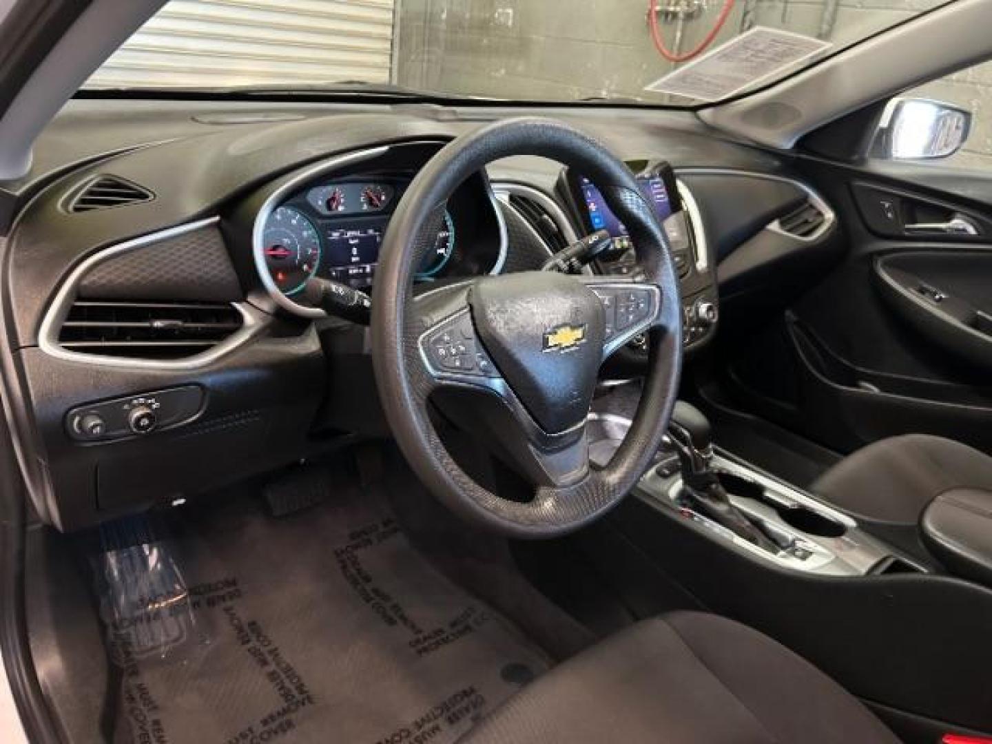 2024 WHITE Chevrolet Malibu (1G1ZD5ST5RF) with an 4-Cyl Turbo 1.5 Liter engine, Automatic CVT transmission, located at 412 Auto Vista Drive, Palmdale, 93551, (661) 945-0620, 34.592636, -118.136681 - Photo#18