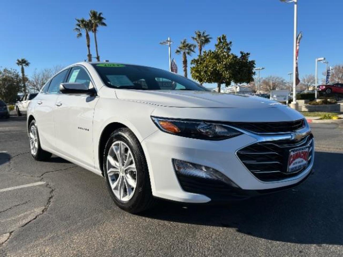 2024 WHITE Chevrolet Malibu (1G1ZD5ST5RF) with an 4-Cyl Turbo 1.5 Liter engine, Automatic CVT transmission, located at 412 Auto Vista Drive, Palmdale, 93551, (661) 945-0620, 34.592636, -118.136681 - Photo#2