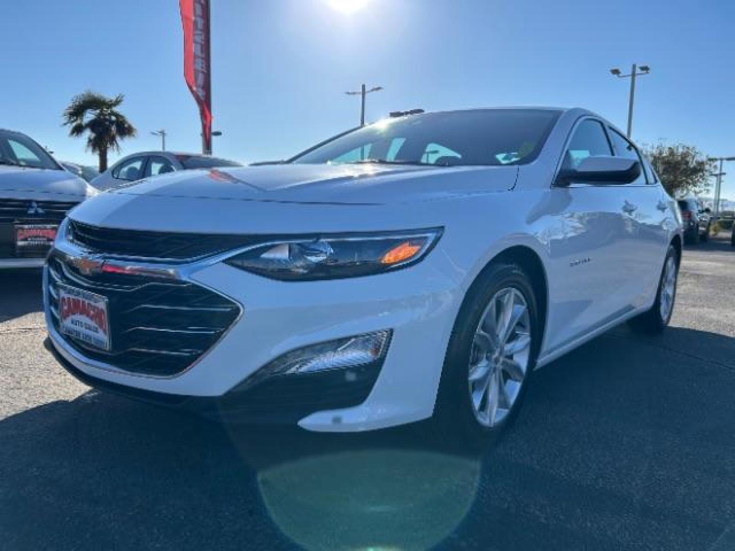 2024 WHITE Chevrolet Malibu (1G1ZD5ST5RF) with an 4-Cyl Turbo 1.5 Liter engine, Automatic CVT transmission, located at 412 Auto Vista Drive, Palmdale, 93551, (661) 945-0620, 34.592636, -118.136681 - Photo#4