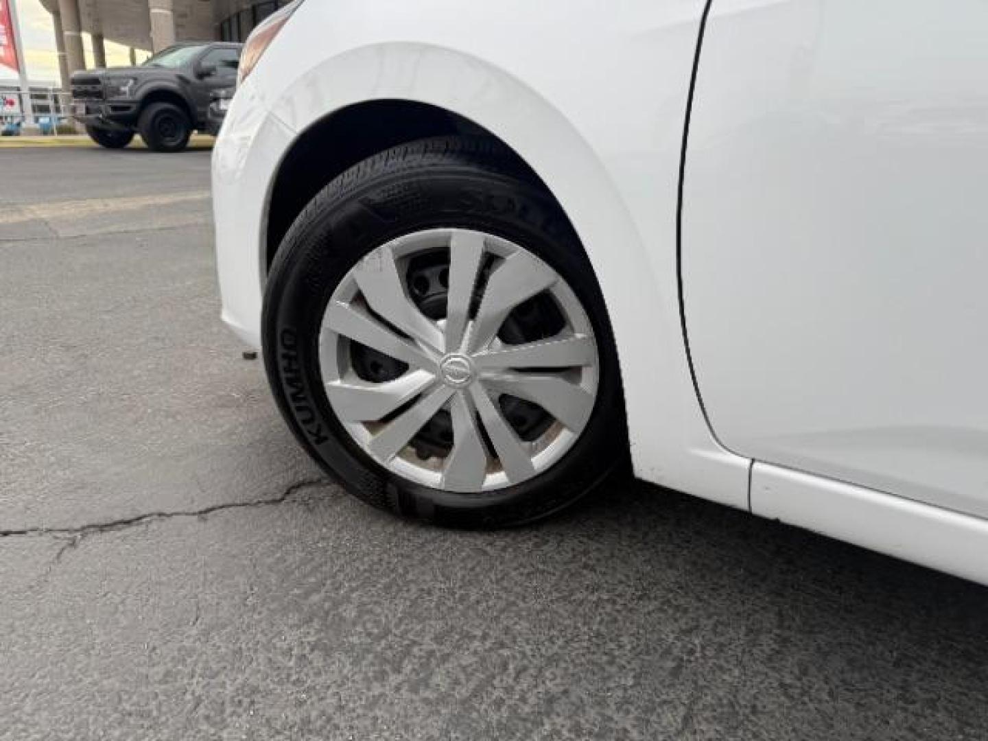 2024 WHITE Nissan Versa (3N1CN8DV3RL) with an 4-Cyl 1.6 Liter engine, Automatic CVT transmission, located at 412 Auto Vista Drive, Palmdale, 93551, (661) 945-0620, 34.592636, -118.136681 - Photo#11