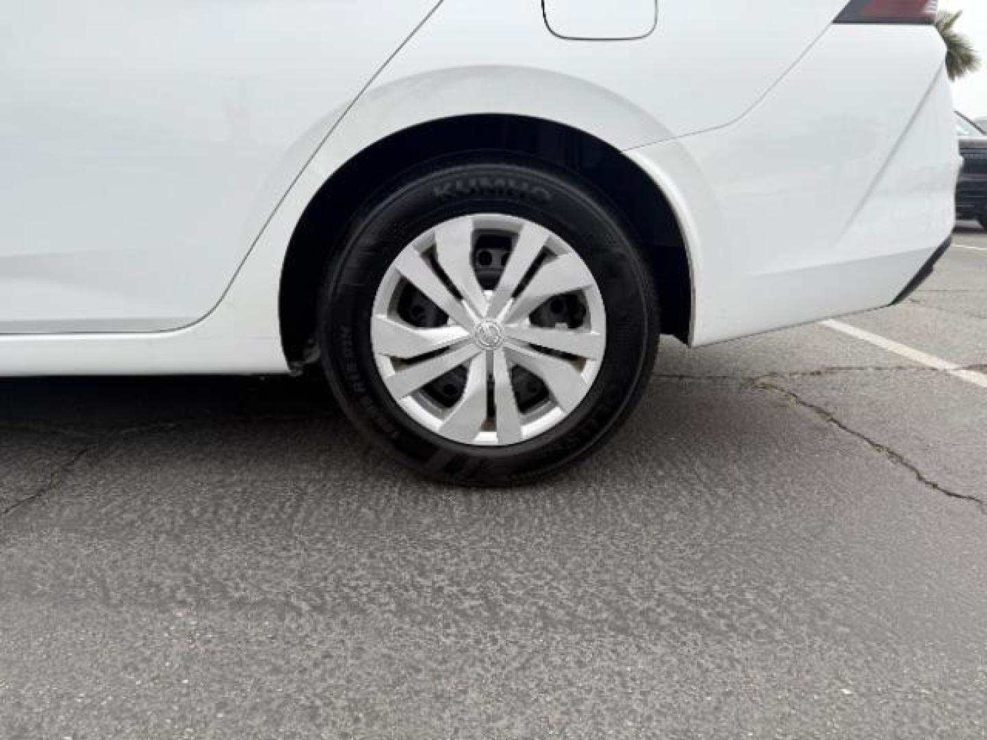 2024 WHITE Nissan Versa (3N1CN8DV3RL) with an 4-Cyl 1.6 Liter engine, Automatic CVT transmission, located at 412 Auto Vista Drive, Palmdale, 93551, (661) 945-0620, 34.592636, -118.136681 - Photo#13