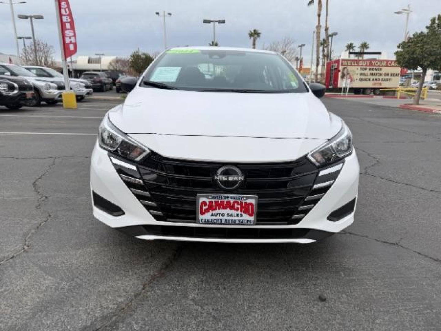 2024 WHITE Nissan Versa (3N1CN8DV3RL) with an 4-Cyl 1.6 Liter engine, Automatic CVT transmission, located at 412 Auto Vista Drive, Palmdale, 93551, (661) 945-0620, 34.592636, -118.136681 - Photo#2