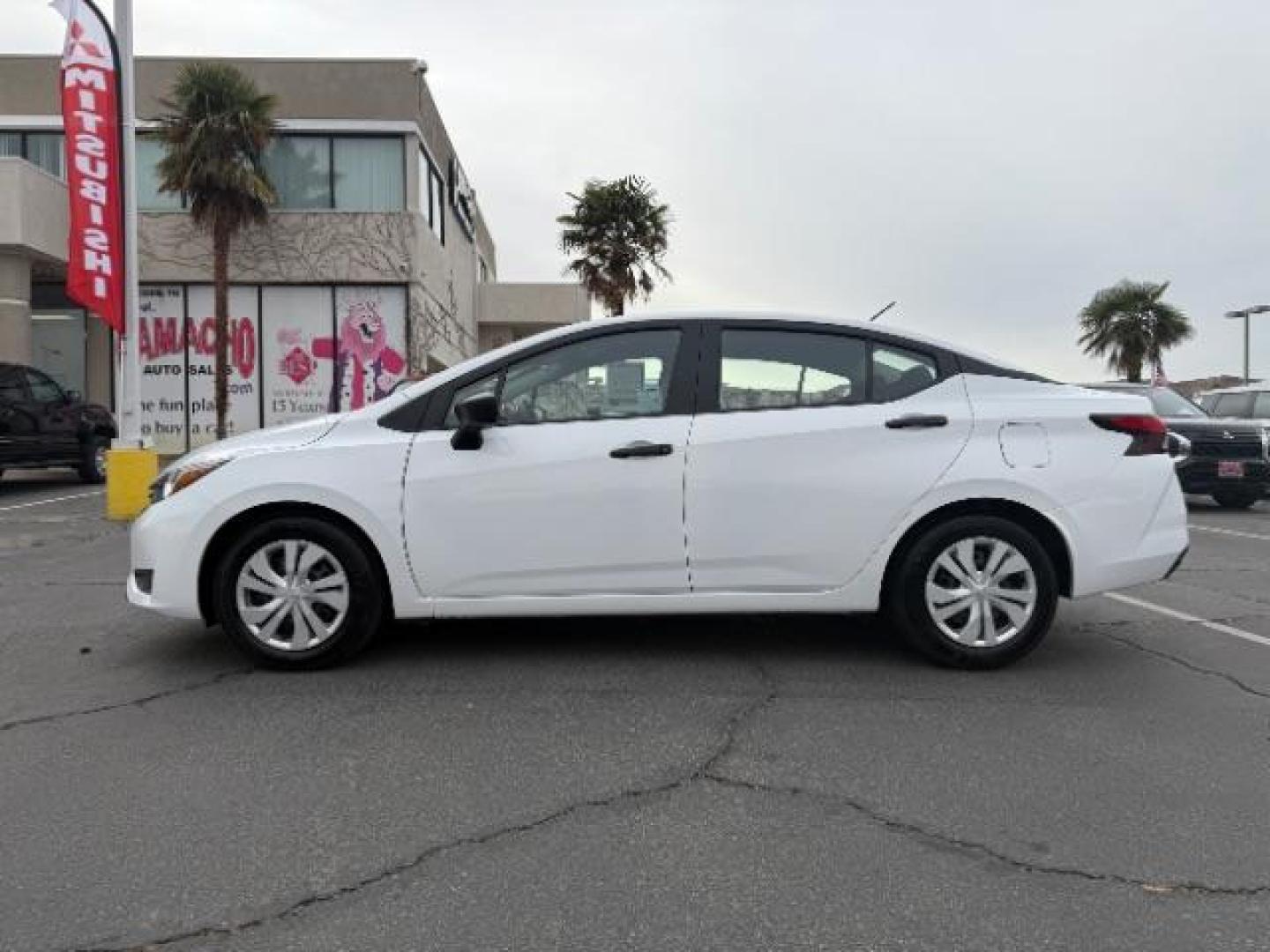 2024 WHITE Nissan Versa (3N1CN8DV3RL) with an 4-Cyl 1.6 Liter engine, Automatic CVT transmission, located at 412 Auto Vista Drive, Palmdale, 93551, (661) 945-0620, 34.592636, -118.136681 - Photo#4