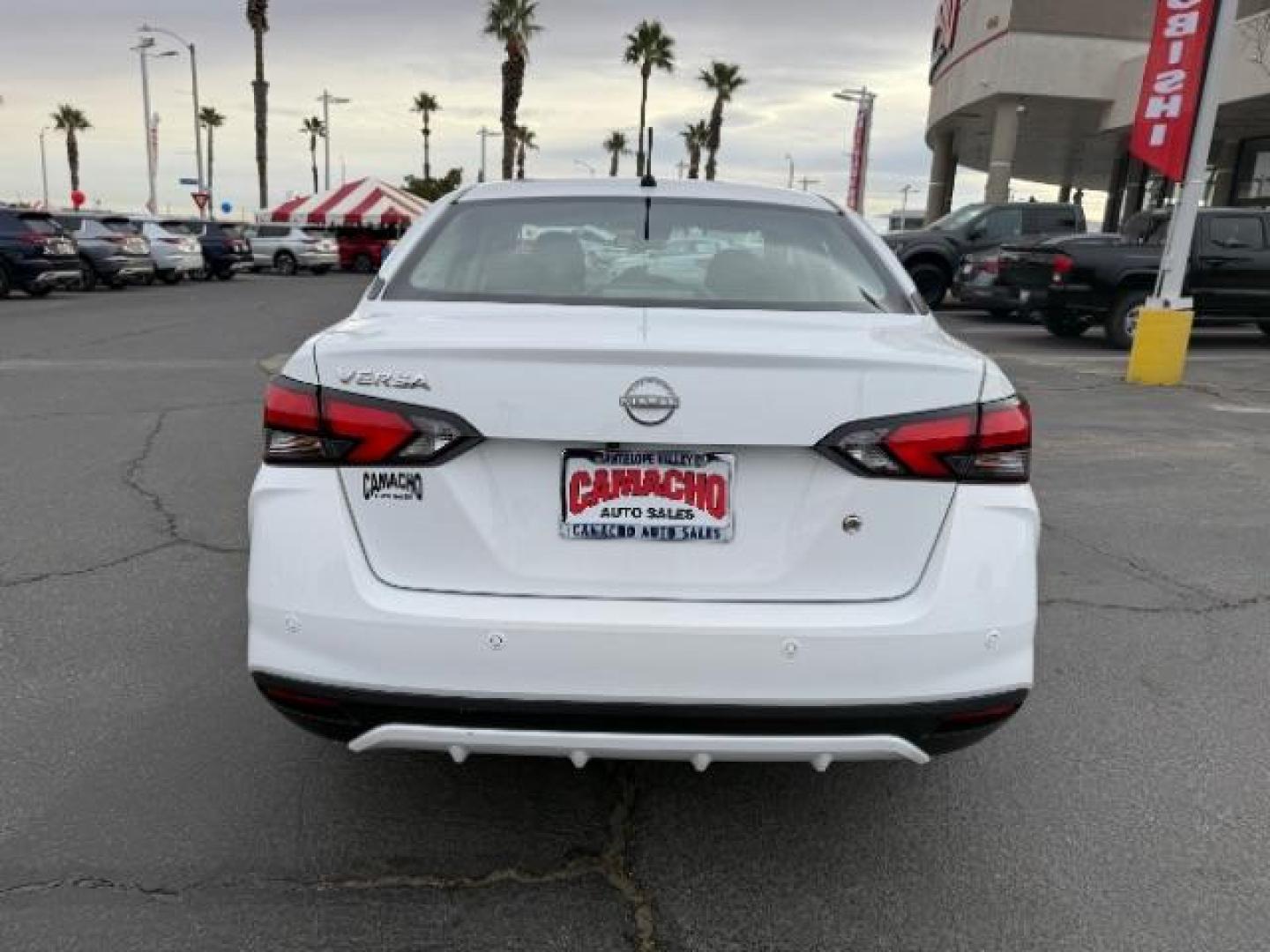 2024 WHITE Nissan Versa (3N1CN8DV3RL) with an 4-Cyl 1.6 Liter engine, Automatic CVT transmission, located at 412 Auto Vista Drive, Palmdale, 93551, (661) 945-0620, 34.592636, -118.136681 - Photo#6