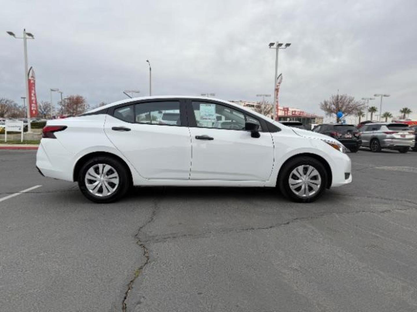 2024 WHITE Nissan Versa (3N1CN8DV3RL) with an 4-Cyl 1.6 Liter engine, Automatic CVT transmission, located at 412 Auto Vista Drive, Palmdale, 93551, (661) 945-0620, 34.592636, -118.136681 - Photo#8