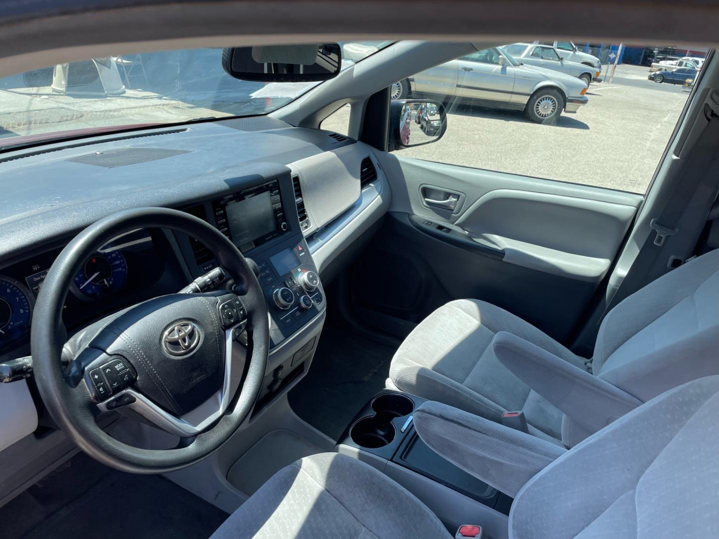 2018 Toyota Sienna LE 8-Passenger (5TDKZ3DC9JS) with an 3.5L V6 EFI DOHC 24V engine, 8A transmission, located at 44356 Date Ave., Lancaster, CA, 93534, (661) 945-6555, 34.688919, -118.139374 - Photo#5